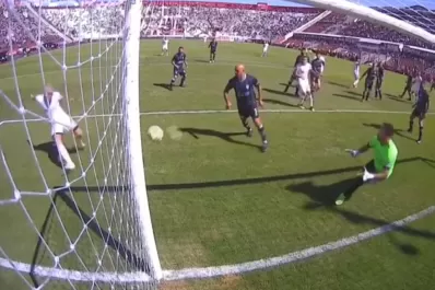 Video: con sus atajadas, Lucchetti fue una de las figuras de Atlético