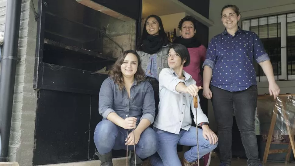 ASADORAS. Cinco tucumanas que disfrutan de la parrilla. 