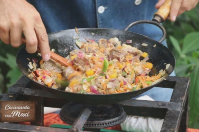 Hoy, en Cocinando con Maxi: faldita salteada con verduras