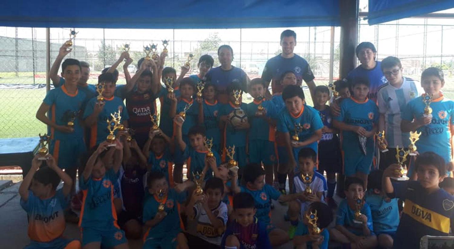 Cada vez más entrenamientos: 21 años de fútbol en la escuela Edmofut