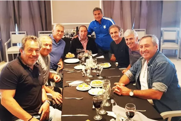 Bilardo reapareció en medio de su delicado estado de salud junto a los campeones del 86