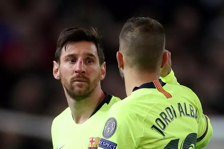 Tremendo manotazo a la cara del 10: así quedó Messi