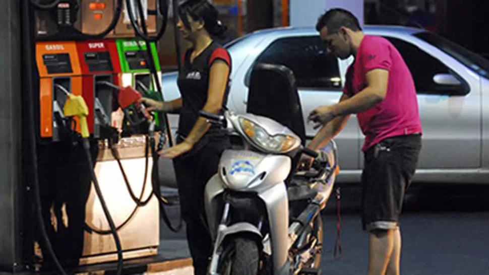 La demanda de combustibles en febrero creció un 0,78% tras cinco meses de caída