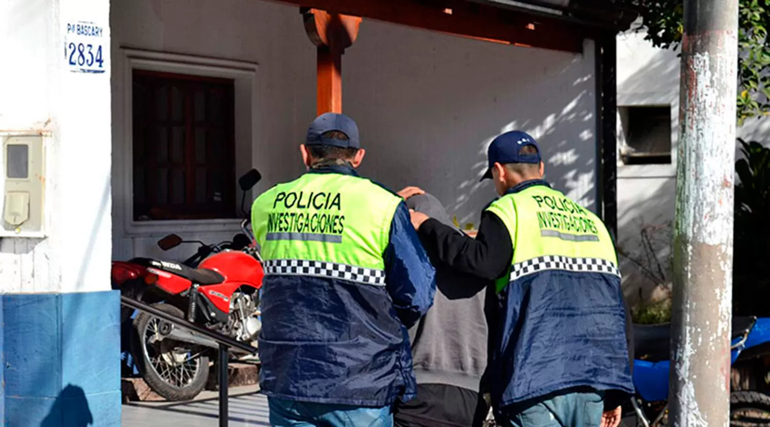 DETENCIÓN DEL HOMBRE. Intentó robar una casa en la avenida Mate de Luna.