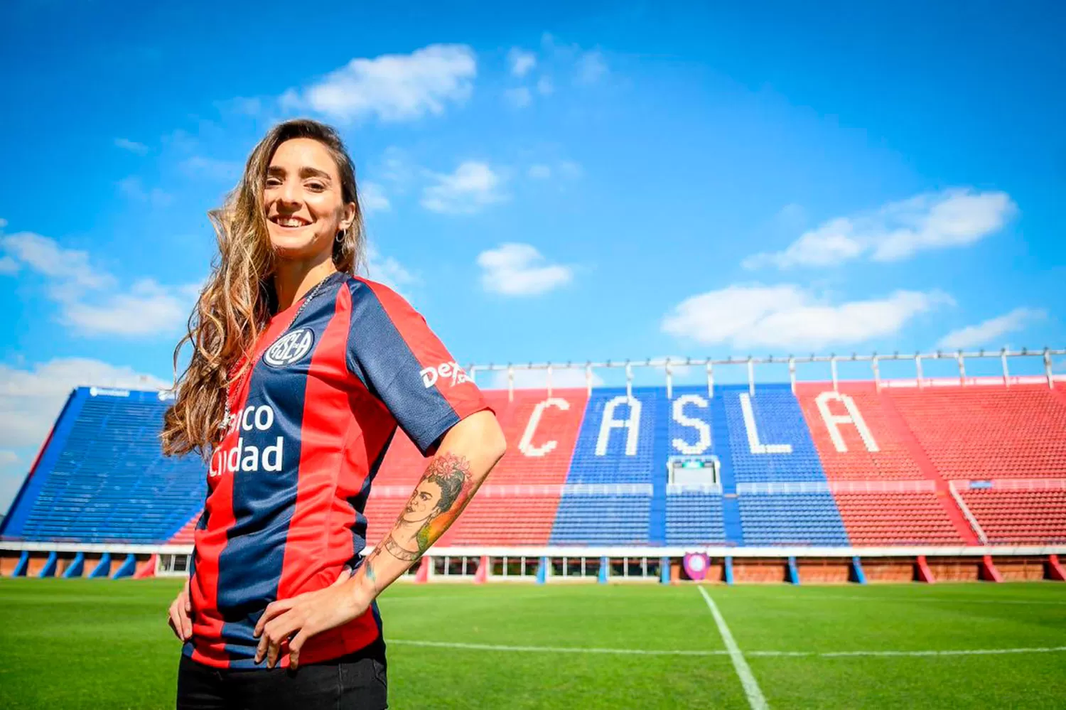 MACARENA SÁNCHEZ. Futbolista, militante por la profesionalización del fútbol femenino.