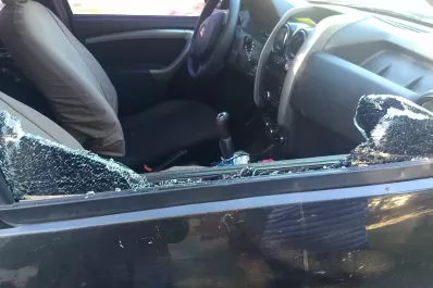 Los rompevidrios volvieron a atacar: esta vez, robaron a una docente