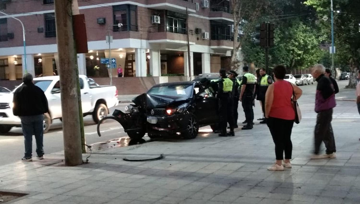 ACCIDENTE. Ocurrió en plaza Urquiza, esta mañana. 