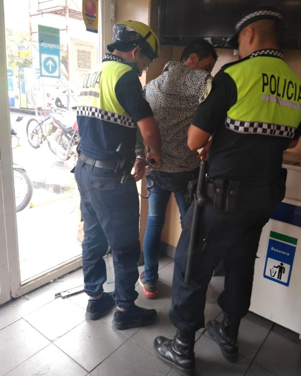 Personal policial lo llevó aprehendido.