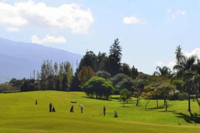 En el Country   están de “Apertura”
