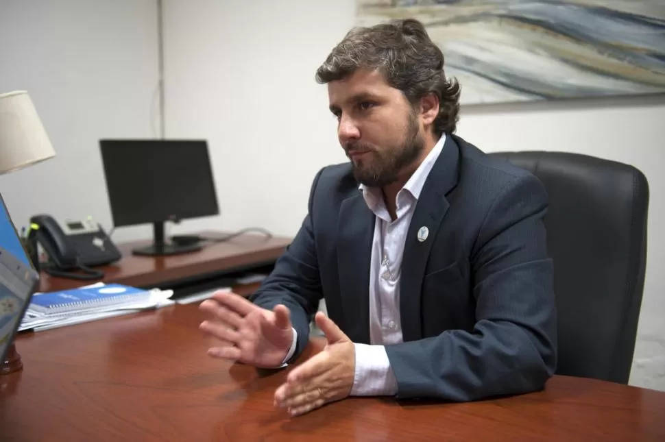 EN SU DESPACHO. Mariano Campero, intendente de Yerba Buena (UCR). la gaceta / Foto de José Nuno