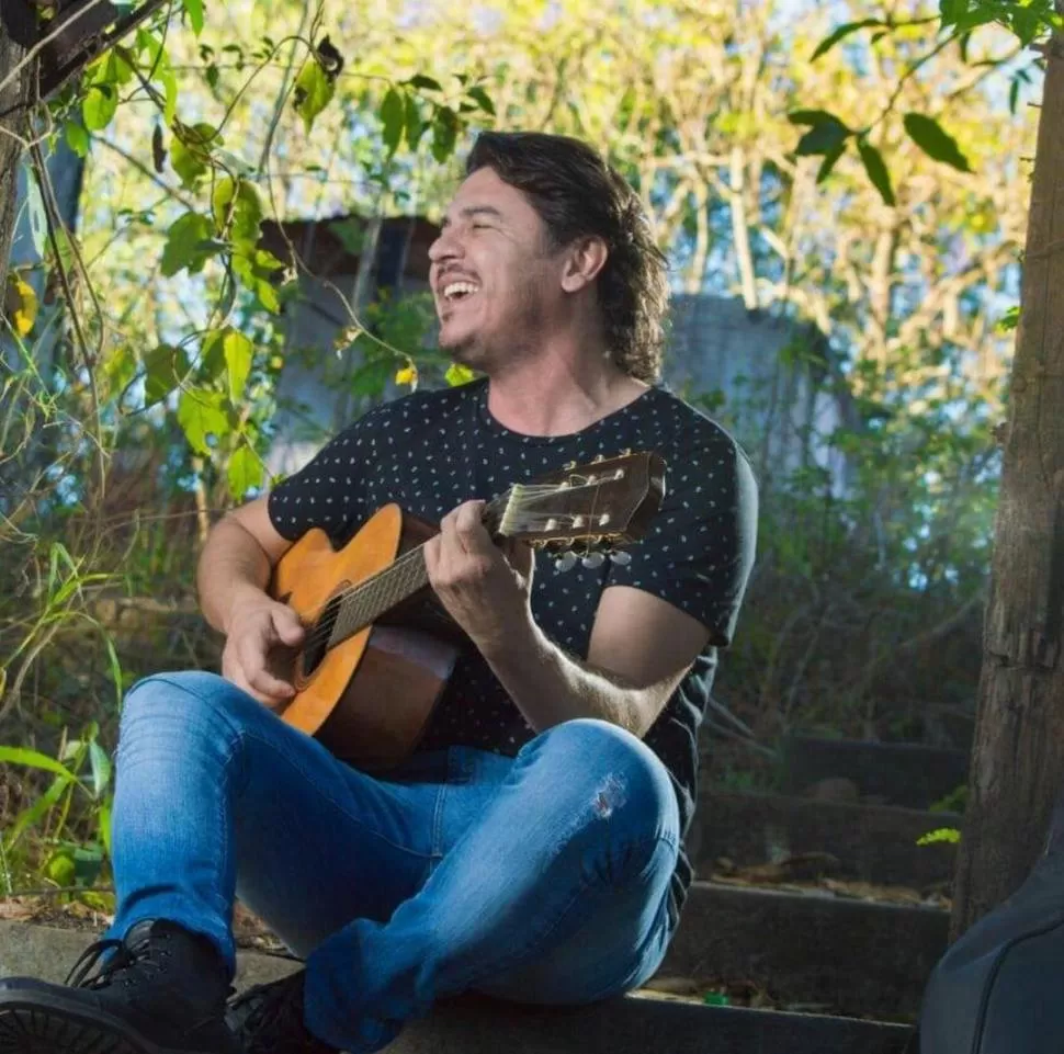 SOLIDARIO. Christian Herrera es del Chaco Salteño y no olvida sus raíces. prensa