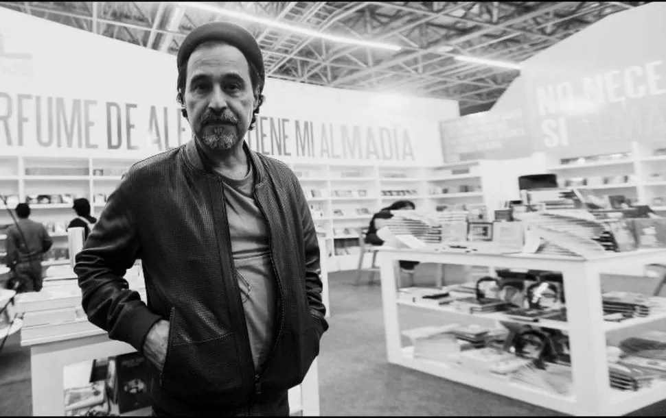 EL HILO. La novela de Agualusa es también una oda a las ciudades con una breve tradición unida por el portugués.  