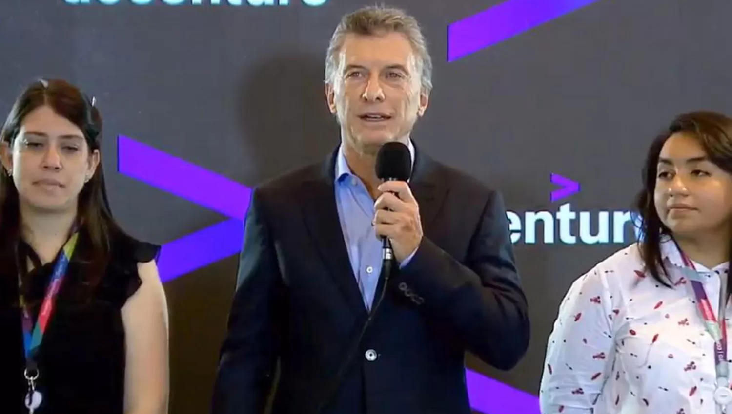 Macri encabezó la inauguración de las oficinas de una empresa en Parque Patricios. 