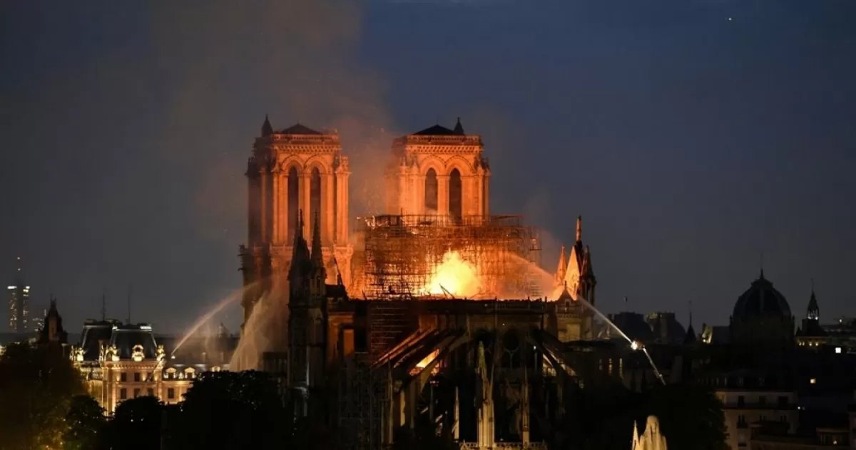 NOTRE DAME.