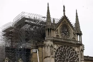 Una catedral de madera se instalará junto a Notre Dame mientras duren las obras
