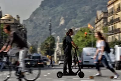 Buscan regular el uso del monopatín en Buenos Aires