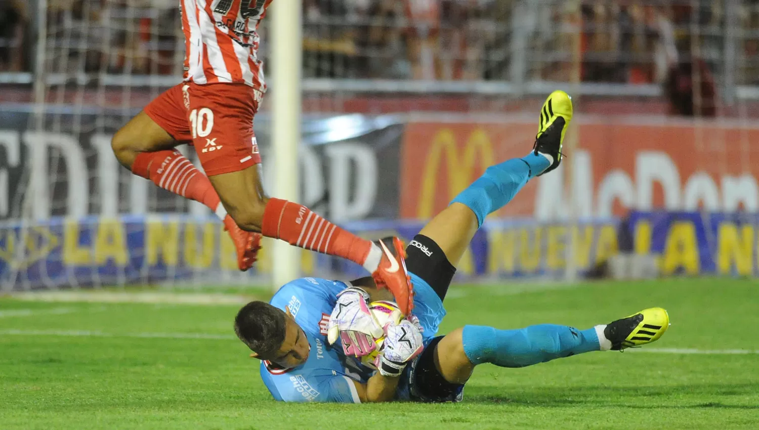 DAR EL SALTO. Matías García podría juega sus últimos minutos con la camiseta de San Martín.