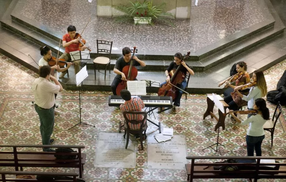 EN LA FACULTAD DE DERECHO. La Follia presentará composiciones sacras anónimas de los siglos XVII y XVIII. la gaceta / foto de FLORENCIA ZURITA