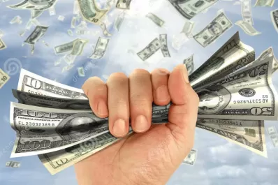 El dólar retrocedió 17 centavos, a $ 43,52, por mayor oferta de exportadores