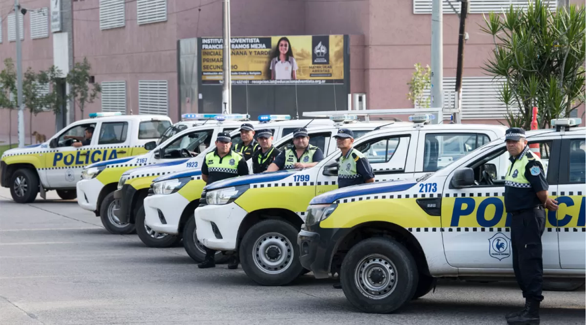 MEDIDA. La Policía recibirá autos, camionetas y motos. 