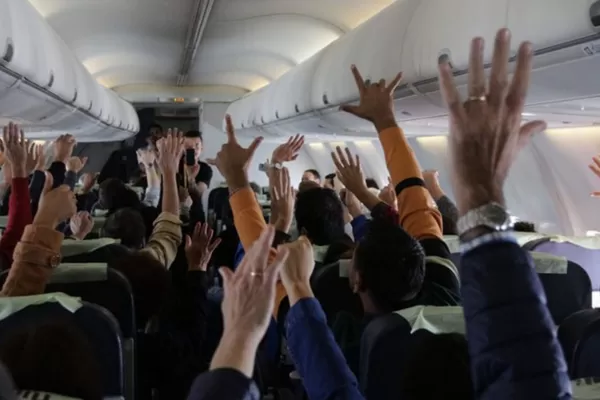 Niños tucumanos de hogares estatales viajaron en avión por primera vez