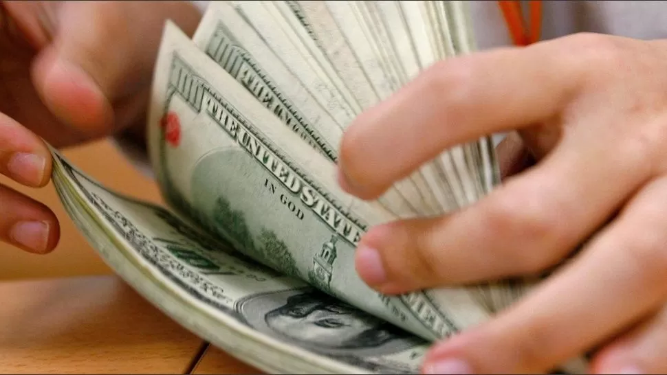 El dólar se instaló en los $ 47 y cerró la semana con una escalada del 9%