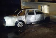 El incendio intencional de una camioneta en Lules alimenta la sospecha de una pelea política