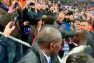 A Neymar le dijeron que aprenda a jugar al fútbol y reaccionó con una trompada