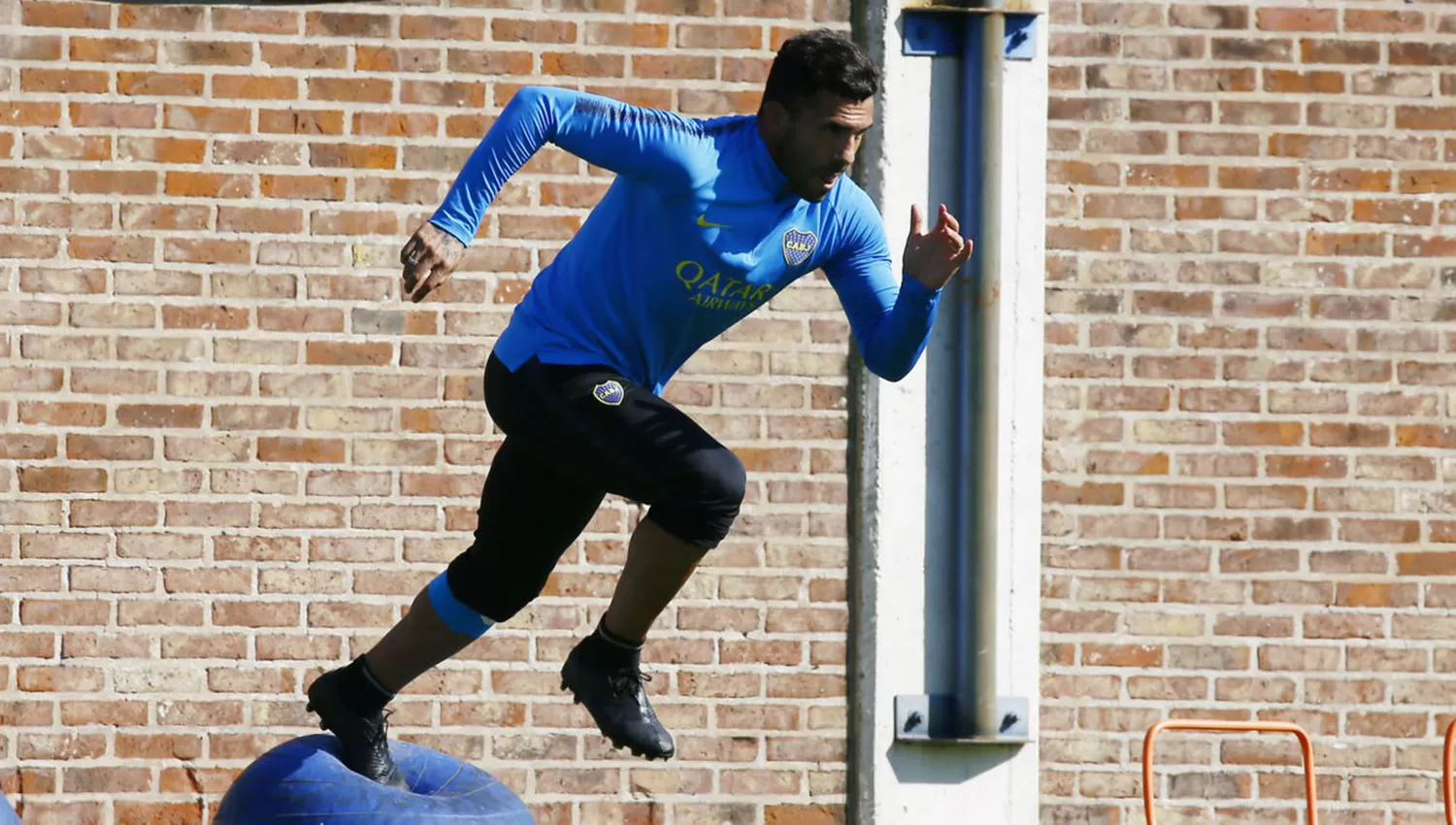 Carlos Tevez se movió con normalidad en el entrenamiento de esta mañana. (FOTO TOMADA DE PRENSA CLUB ATLÉTICO BOCA JUNIORS)