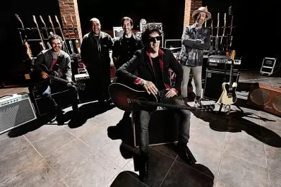 Guasones vuelve a Tucumán con todo su rock