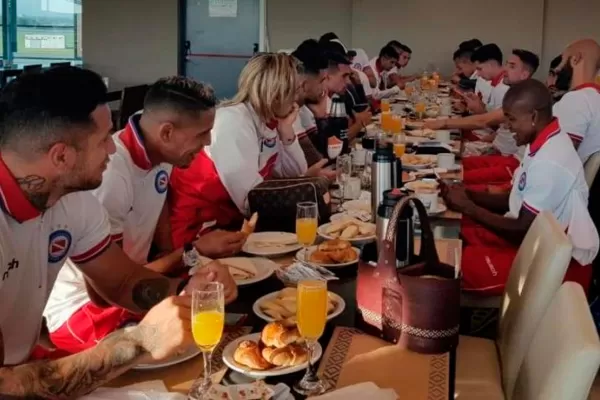 El plantel de Argentinos Juniors permanece en un hotel de Venezuela