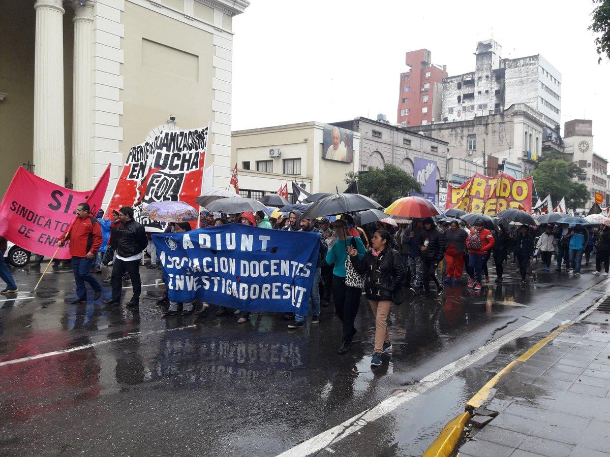 Por el paro, protestan y cortan calles en varios puntos de la provincia