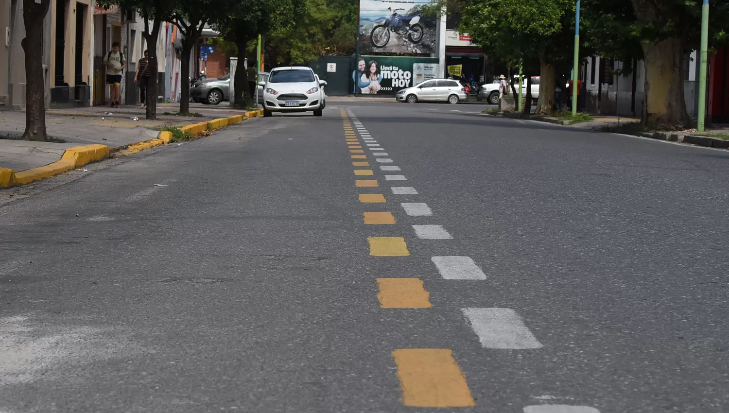 SIN COLECTIVOS. El feriado se sentirá aún más por la medida de fuerza que dejará sin colectivos a todo el país.