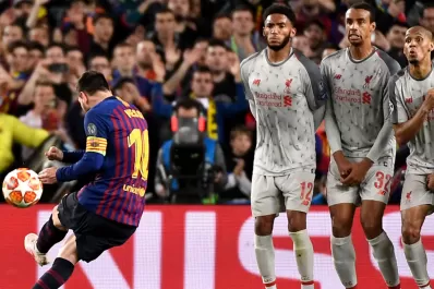 Messi acerca a Barcelona a la final de la Champions