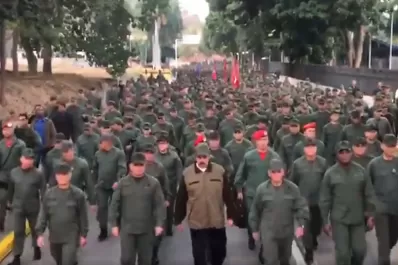 Maduro arengó a sus soldados y oficiales: llegó la hora de combatir