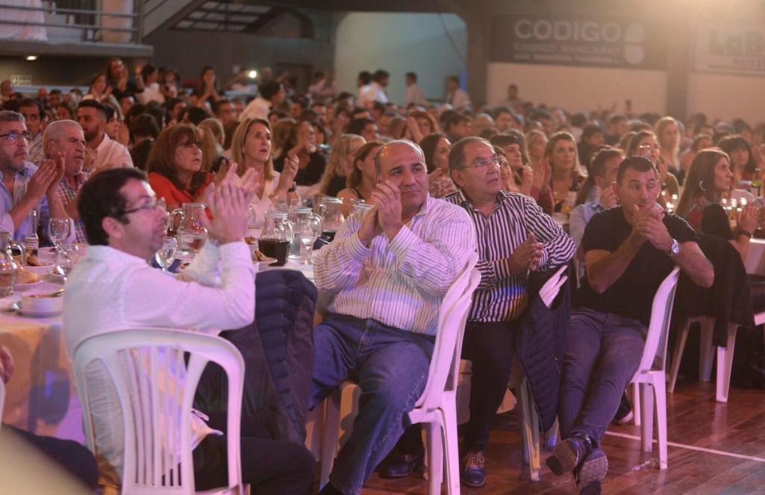 DÍA DEL TRABAJADOR. En La Bancaria, los festejos se volvieron un acto de campaña.