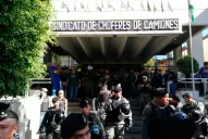 Allanaron sedes de Camioneros por la causa de corrupción en Independiente