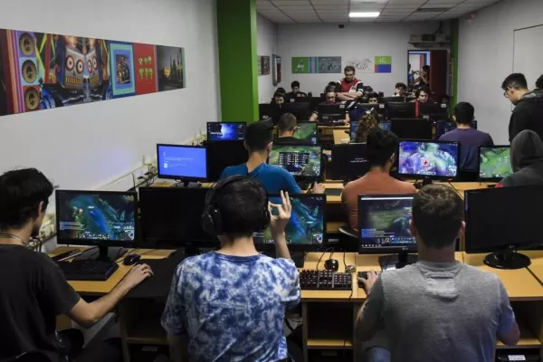 El gaming factura más que el cine