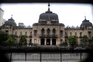 El oficialismo justifica la entrega de los subsidios y embiste contra las denuncias