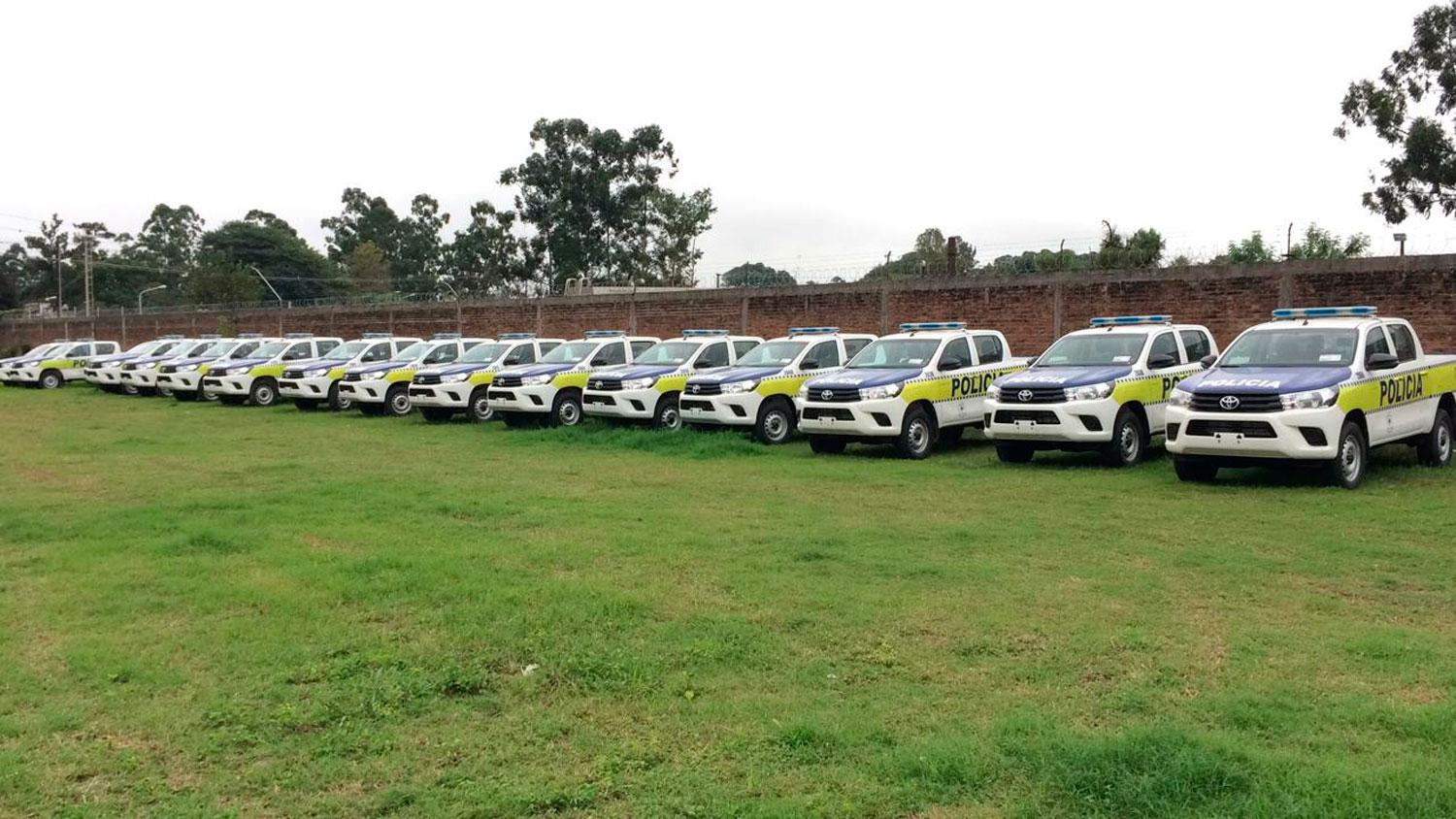 MÁS RECURSOS. Motos, camionetas y autos fueron entregados a la Policía.