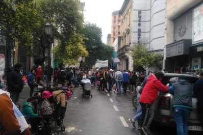 Organizaciones sociales mantuvieron cortado el tránsito en 25 de Mayo al 200