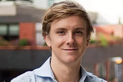 “Es hora de romper el monopolio de Zuckerberg”