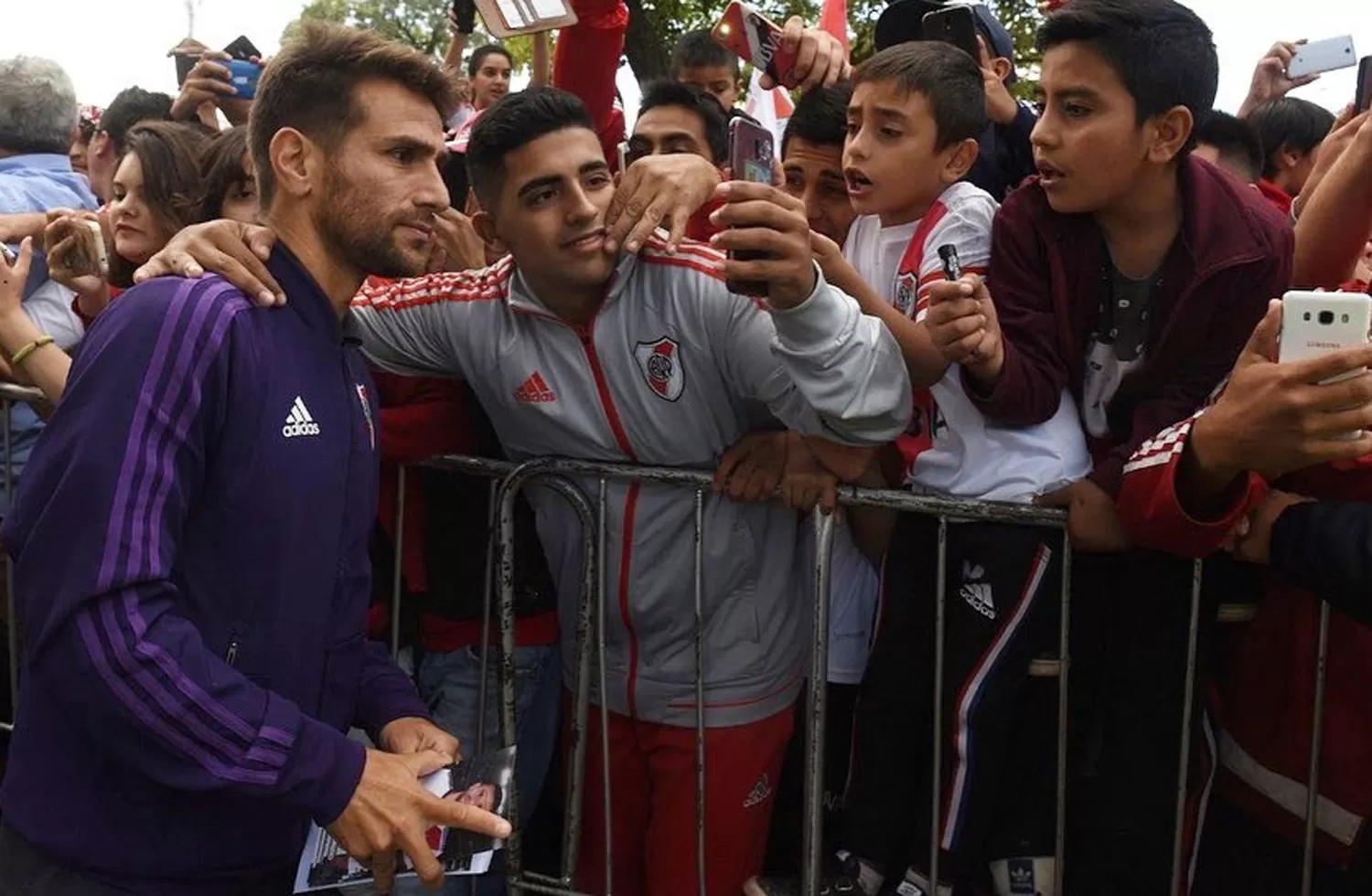 RIVER EN TUCUMÁN. El plantel llegó a la provincia pasado el mediodía.