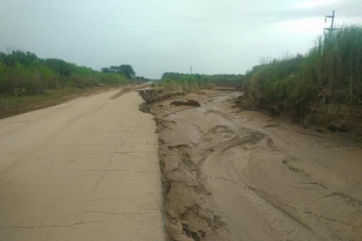 Caminos rotos y falta de cosechadoras dificultan la campaña