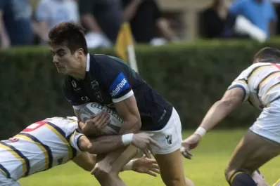 Lawn Tennis recibe al escolta, Natación