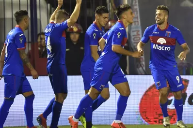 Copa de la Superliga: Tigre fue superior a Racing y le ganó 2-0 en Victoria