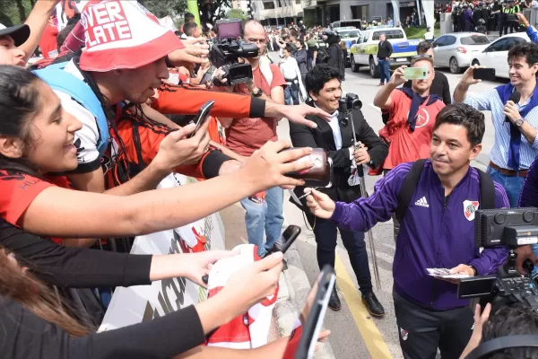 Locura por Gallardo: así recibió Tucumán al DT de River en el parque 9 de Julio