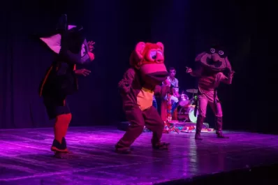 La agenda de hoy te ofrece teatro, danza, shows musicales y una feria gastronómica