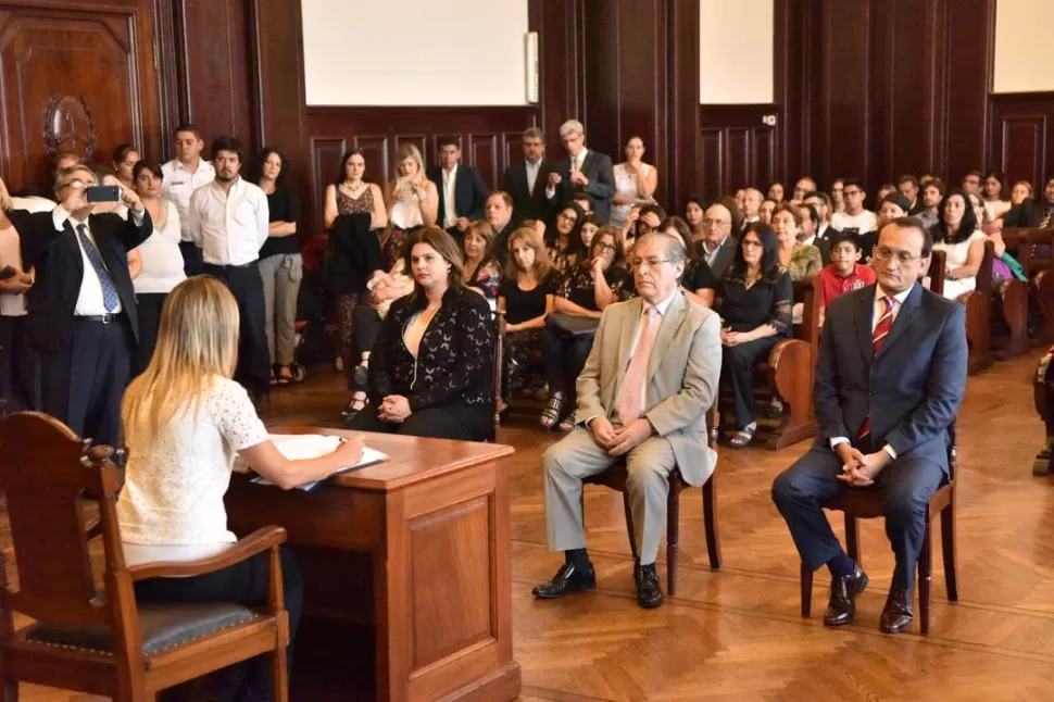 EL ÚLTIMO JURAMENTO. Carolina Ballesteros, Guillermo Acosta y Fabián Rojas juran en sus nuevos cargos ante la Corte Suprema, en febrero de este año. la gaceta / foto de Inés Quinteros Orio