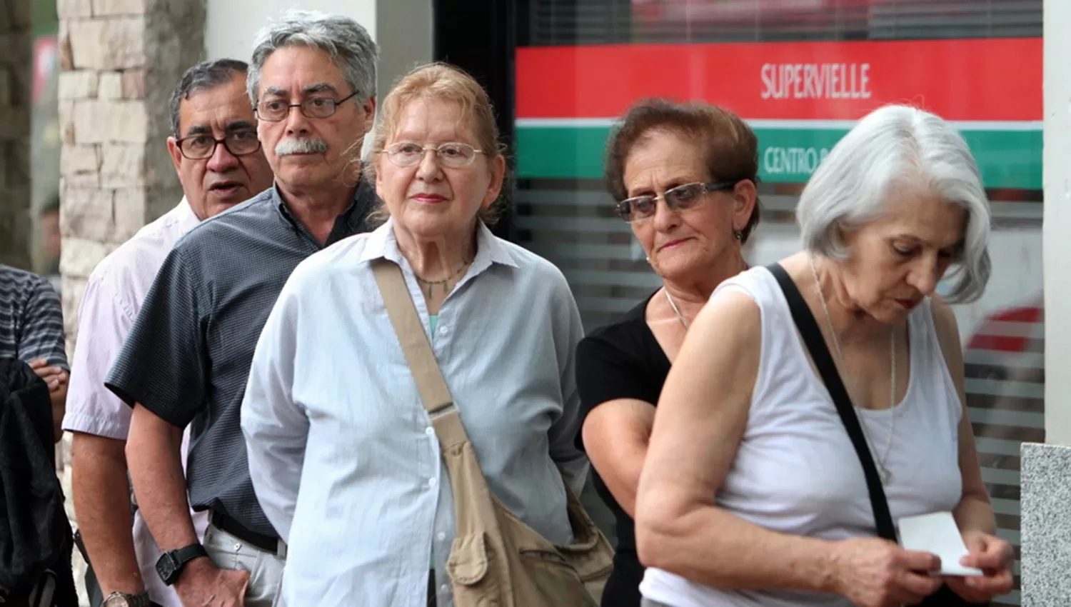 Las jubilaciones y pensiones aumentarán un 10,74% a partir de junio